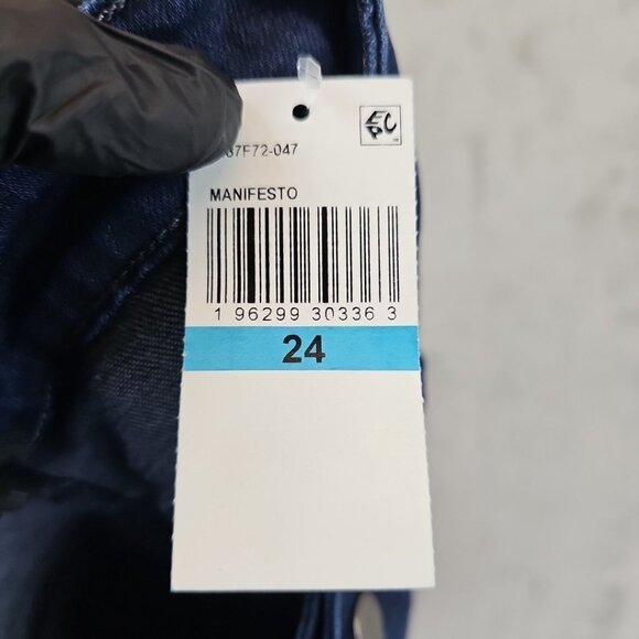 PAIGE Laurel Canyon High Rise Flare Jeans in Manifesto Womens Size 24 Dark Blue - Picture 16 of 16